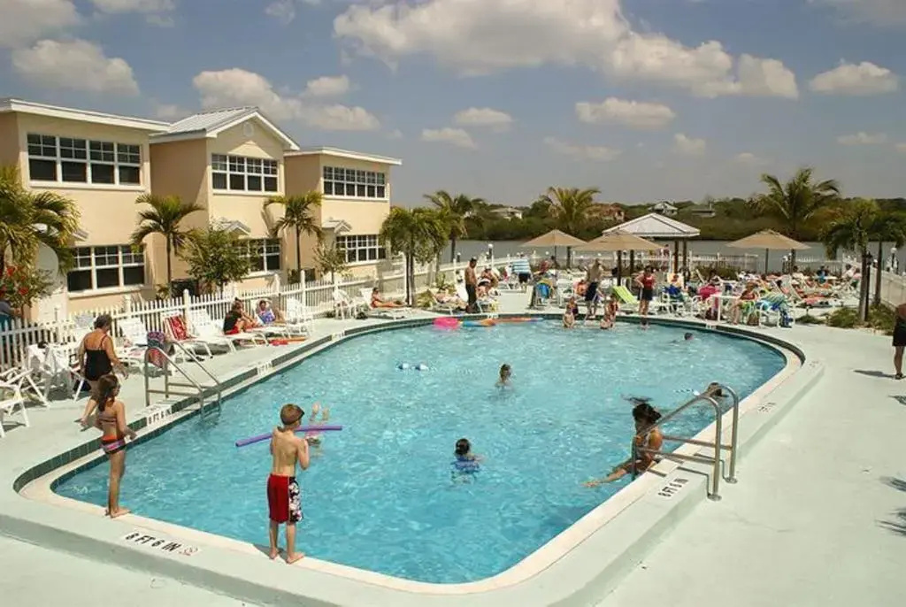 Barefoot Beach Resort - Général
