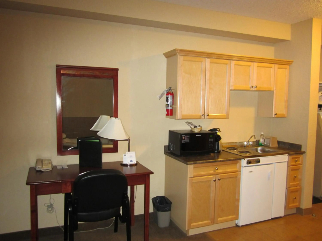 Lakeview Inns & Suites - Fort Nelson - фото 17