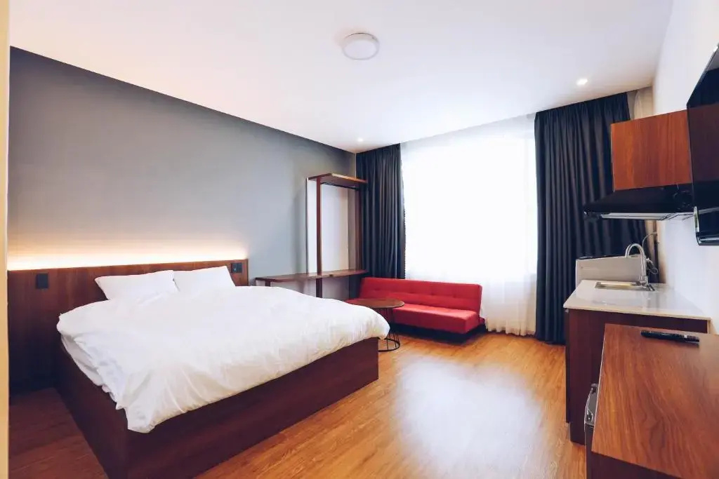 Double Studio (full double bed)