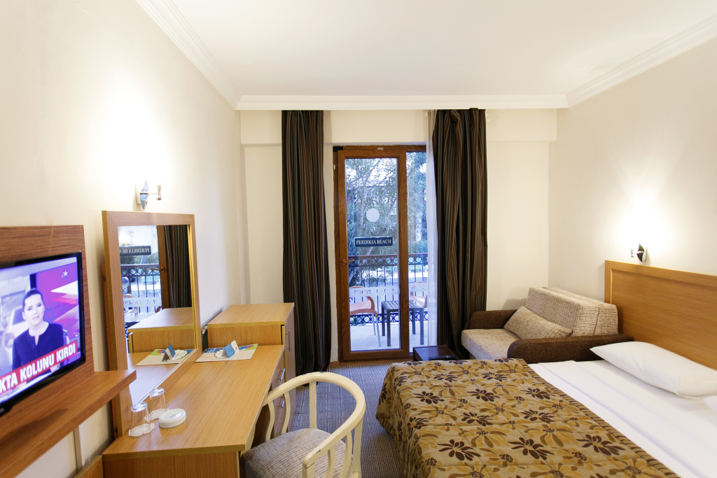 Perdikia Beach Hotel — фото