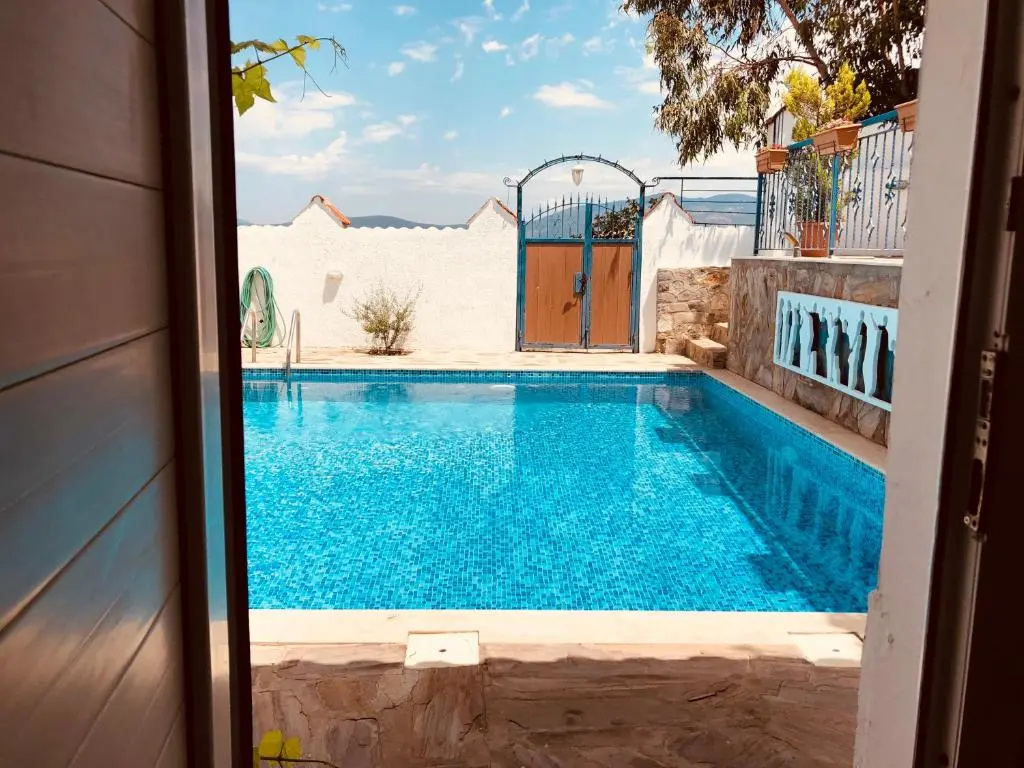 Standard Double room with pool view (full double bed)