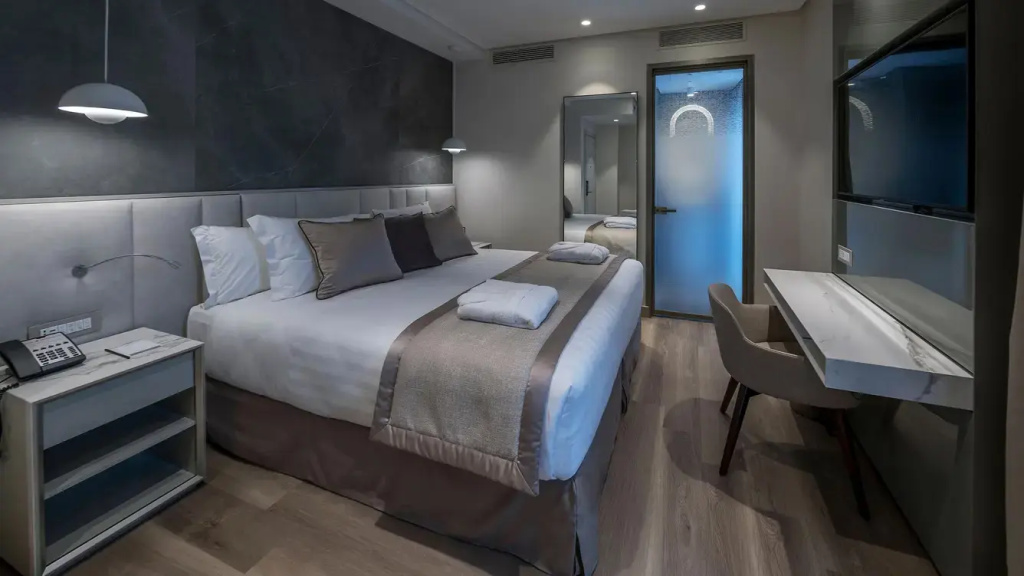Superior room