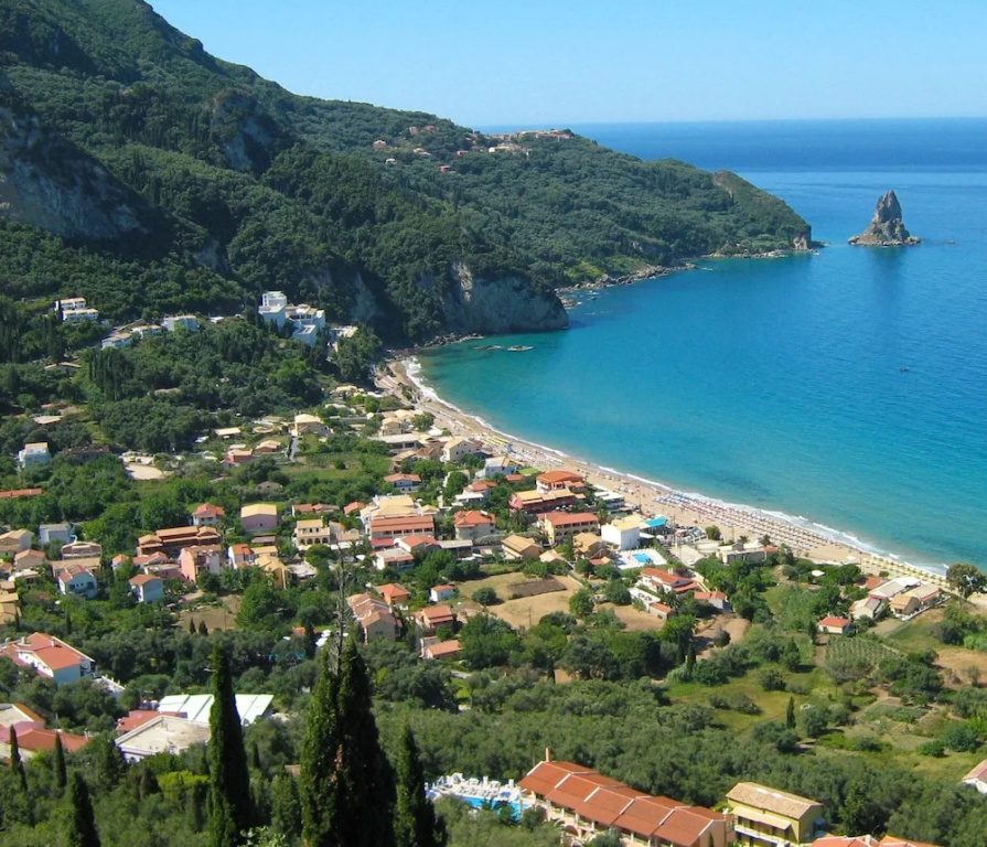 Beachfront Vacation Home "eftichia"
