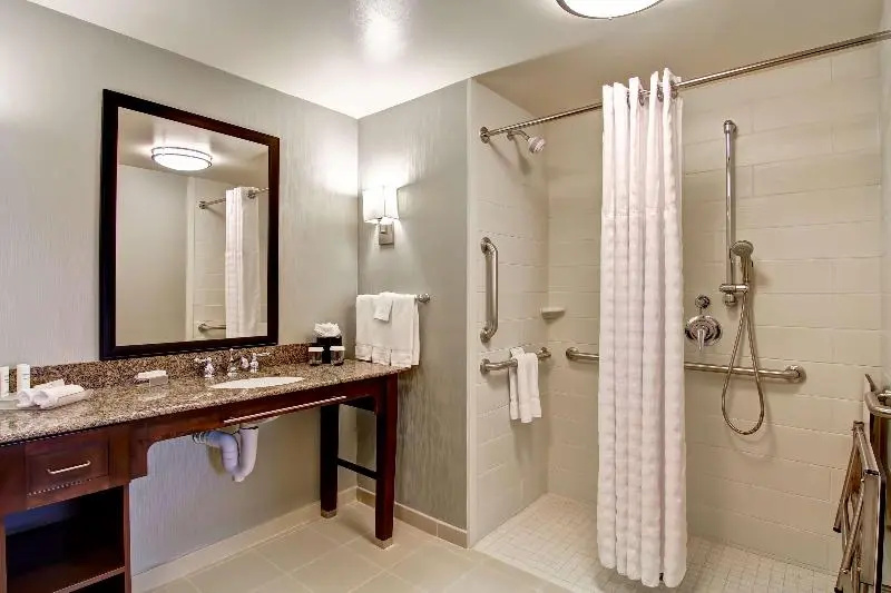 Homewood Suites by Hilton Woodbridge - Chambres