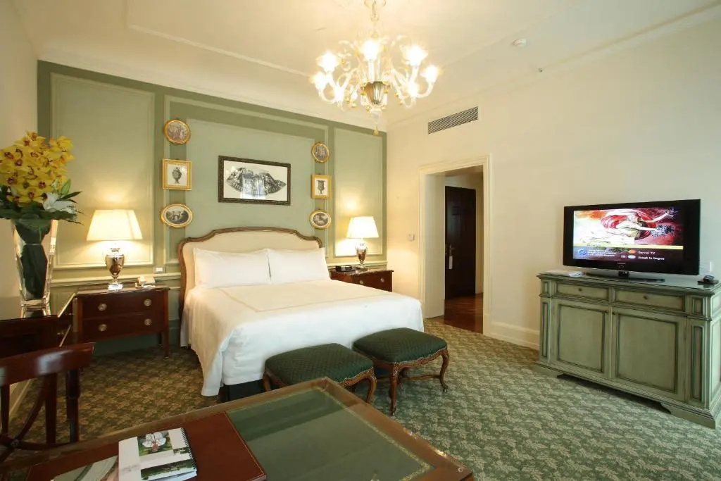 (1)Premier Double room (full double bed) (king size bed) at Four Seasons Hotel Firenze in Florence
