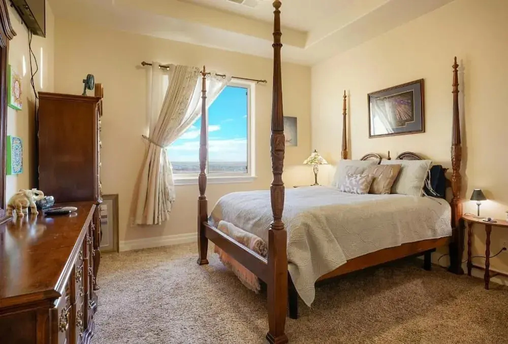 Deluxe Double room (full double bed)