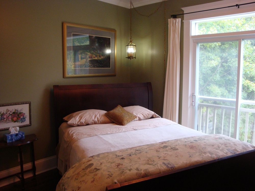 Down Home B&B — 2