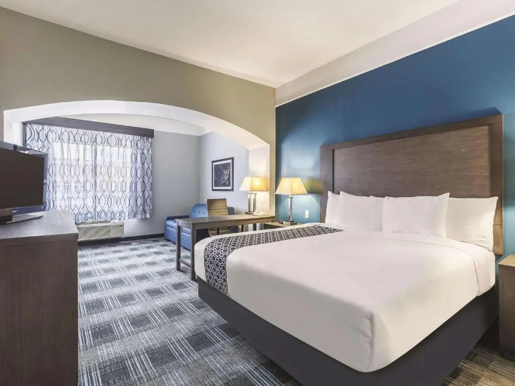 Platinum Inn & Suites Webster - Chambres