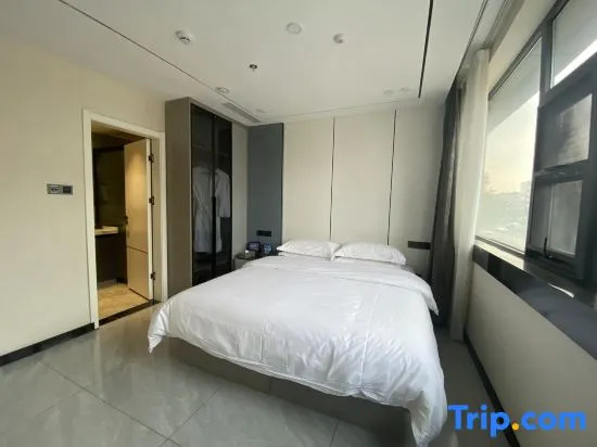 Double Suite (full double bed)