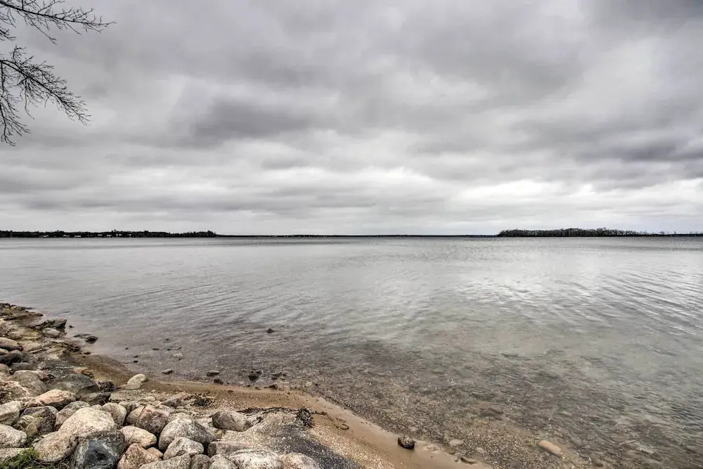 Breezy Point Escape w/ Views, Dock & Fire Pit! — фото 3