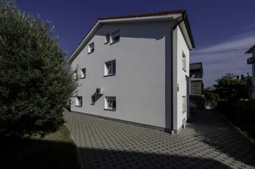 Apartment In Lopar With Air Conditioning Wi fi
