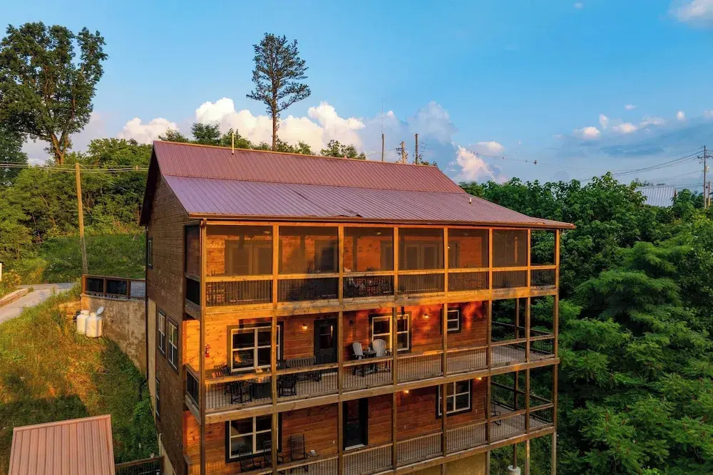 Evergreen Echo by Avantstay Cabin w/ Mountain Views, Theater, Game Room, and Hot Tub