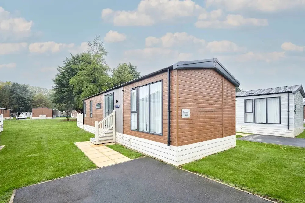 Host Stay Falconers Lodge