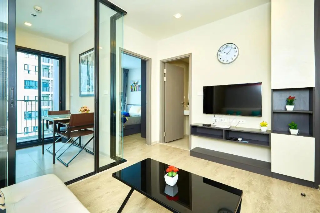 1 Bedroom Apartment