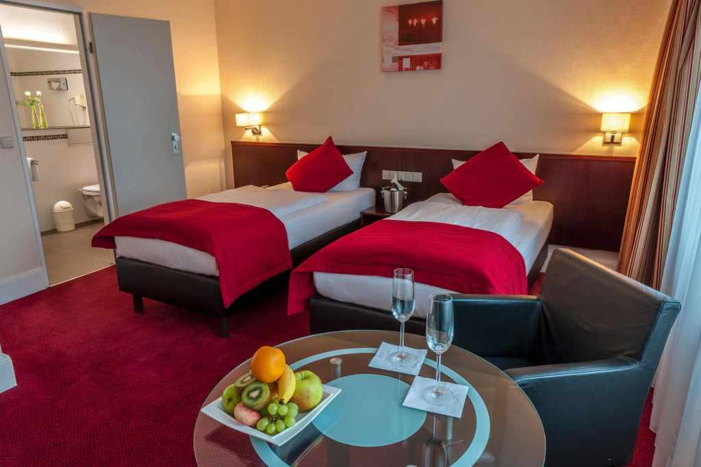Leonardo Hotel Hamburg Elbbrücken — 3