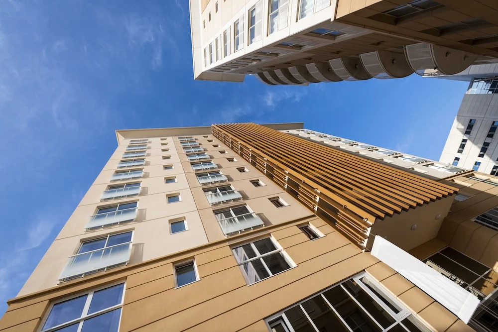 Bentley Holiday Apartments - West One — фото