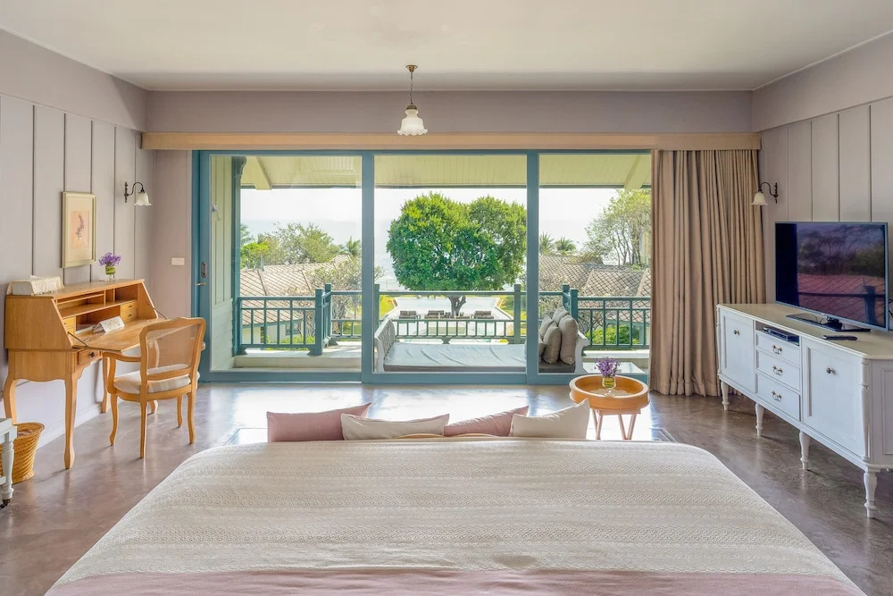 Suite with balcony and with sea view