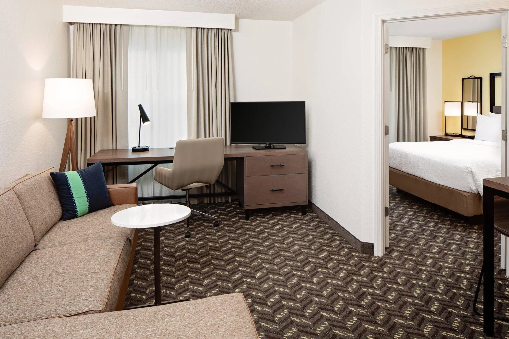 1 Bedroom Double Suite (full double bed)