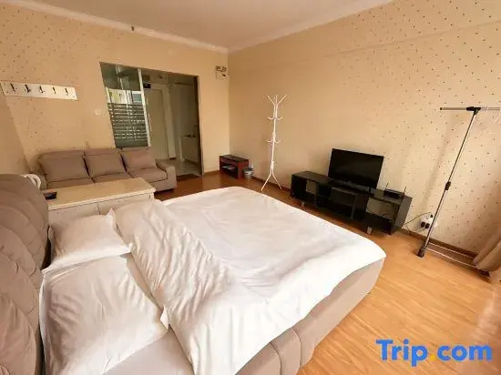 Deluxe Double room (full double bed)