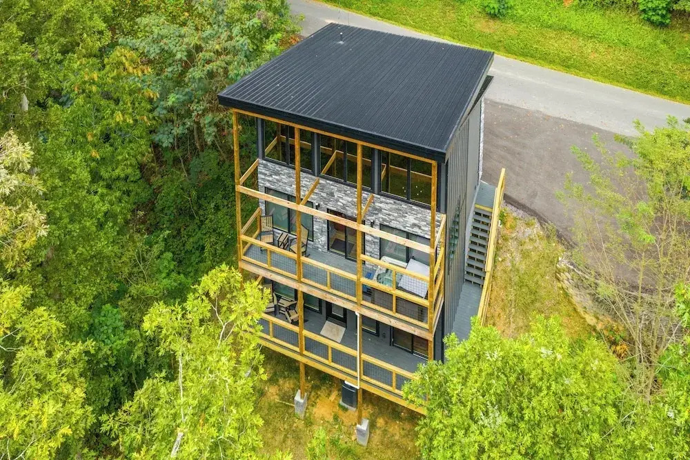Pool Table & Hot Tub! Home 1 Mi to GSM Nat'l Park