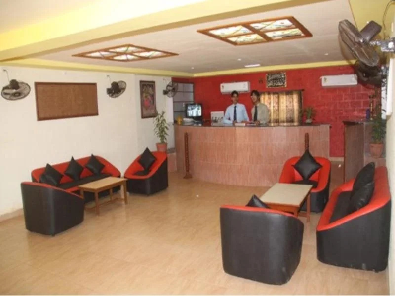 Lobby & Reception