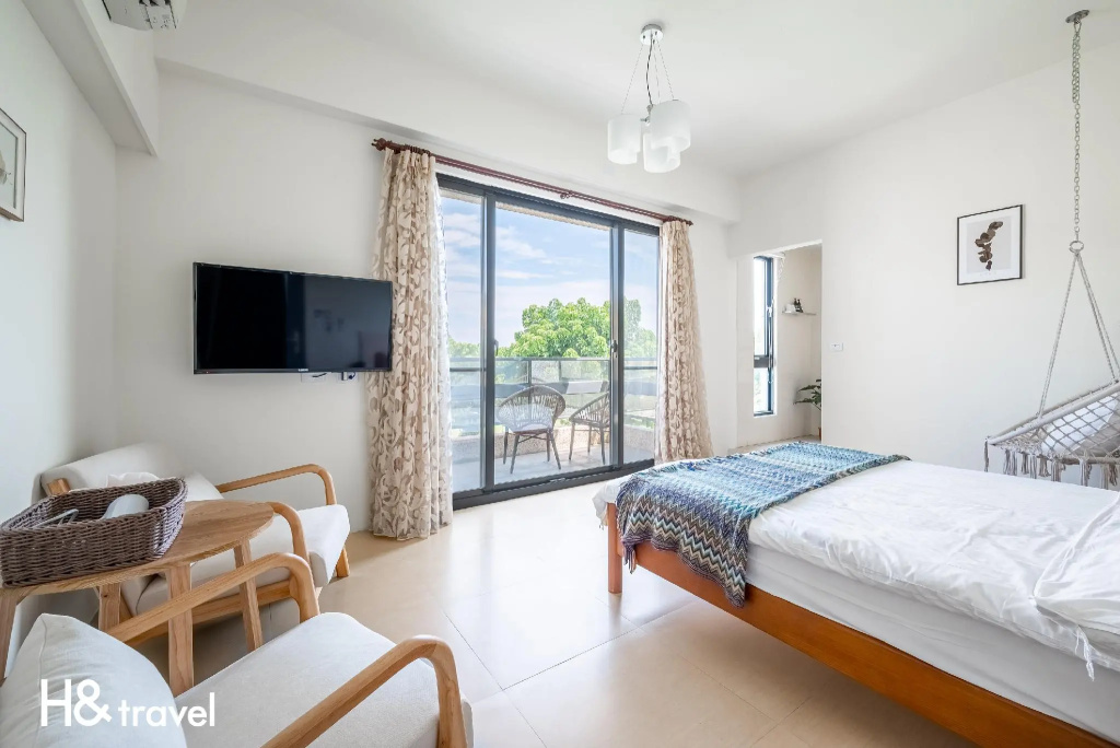 Classic Double room with balcony (full double bed)