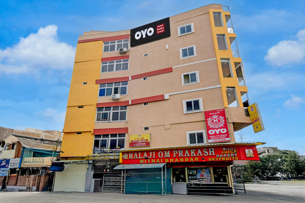Hotel O by OYO Madhu Grand Luxury Rooms