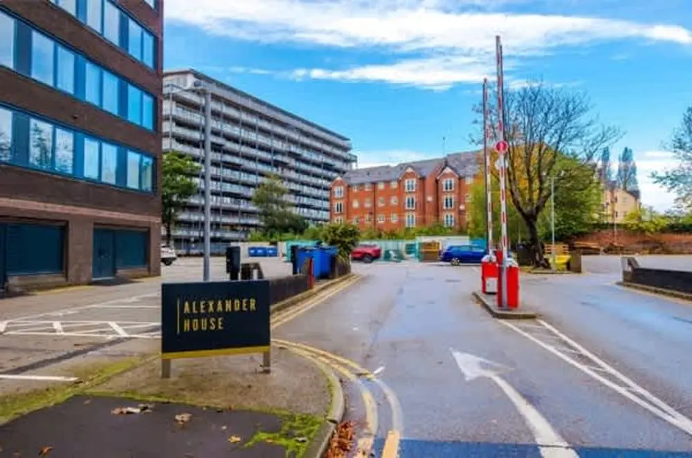 NEW Stylish Apartment Amazing Location Sleeps 4
