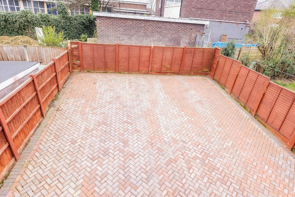 House - Sleeps 6 - Parking - Garden