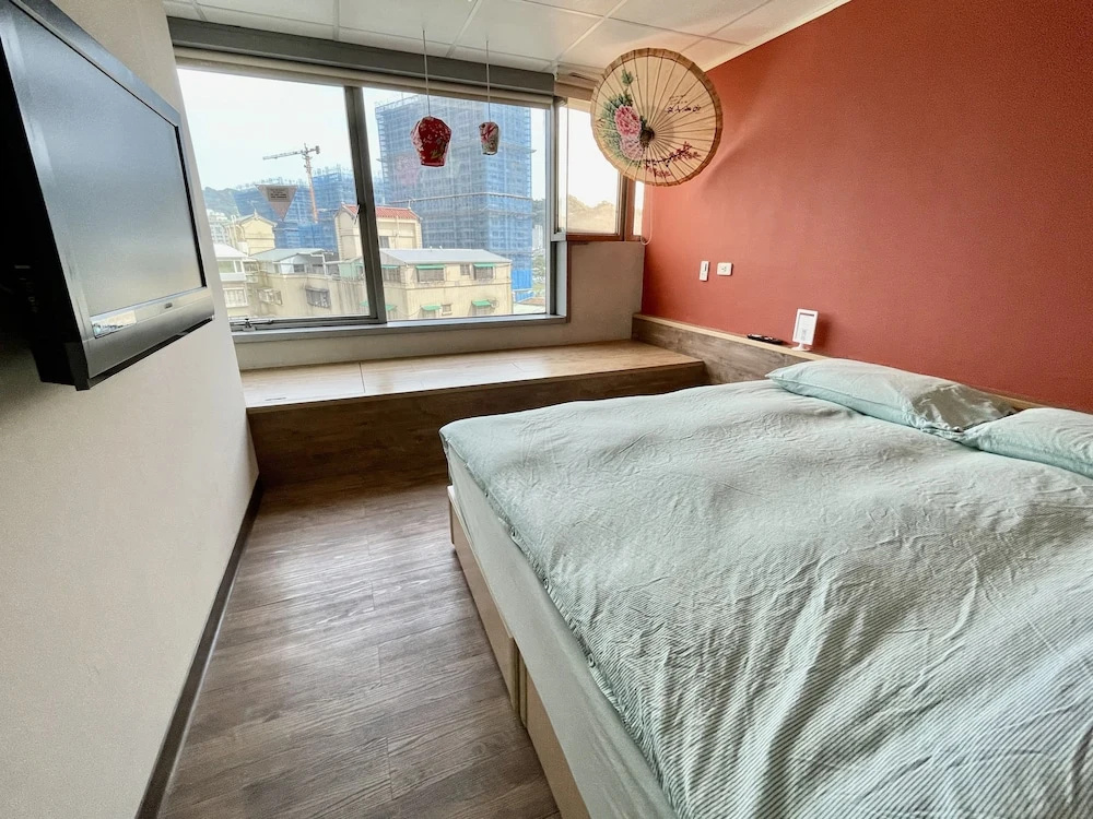 Deluxe Double room (full double bed)