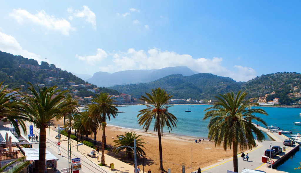 Beach & Waterfront