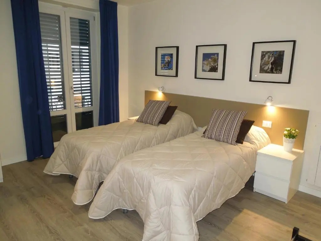 Standard Double room with balcony (full double bed)