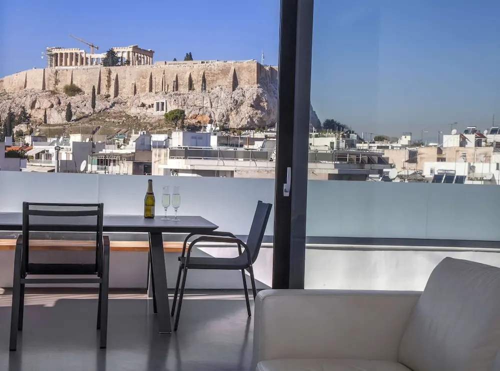 Luxury Penthouse touching the Acropolis by GHH