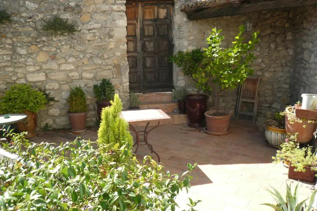 3 Bedrooms Cottage