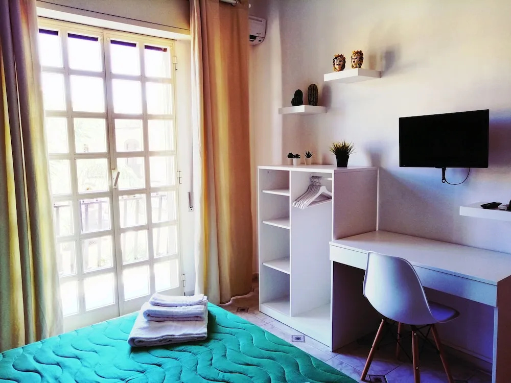 Standard Double room with balcony and with city view (full double bed)