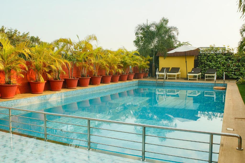 Grand Vatika Resort