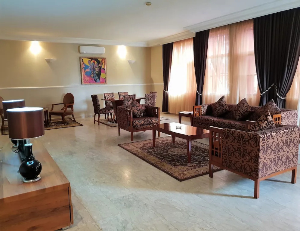 Serendib Hotel and Apartments - фото 2