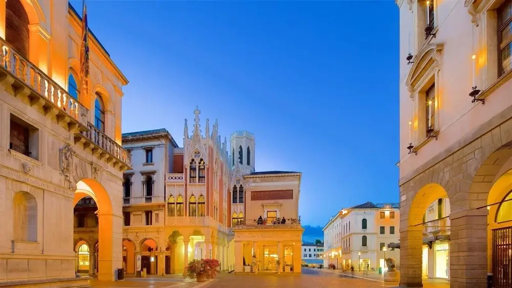 OFFICINE CAVOUR Casa dei Leoni