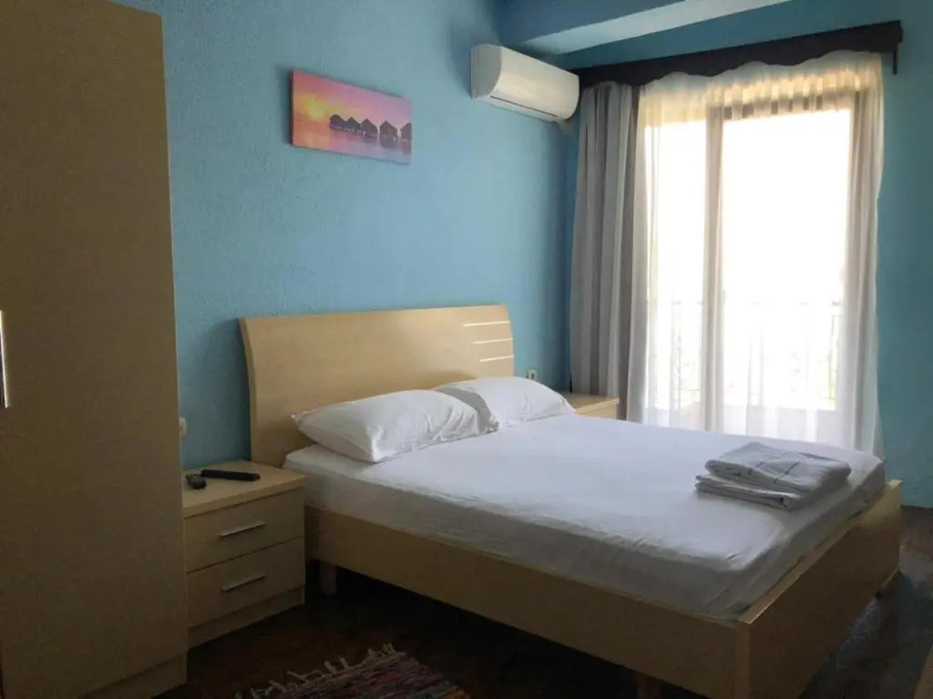 Standard Quadruple room with lake view