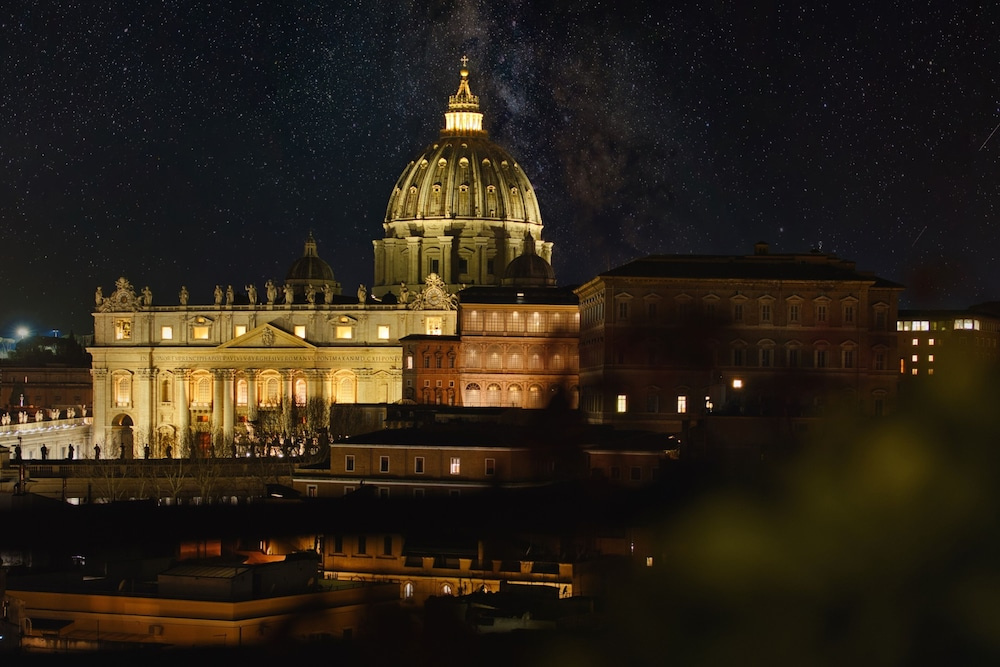 Luxury Vatican Stay w/ Private Driver + Free Airport Transfers