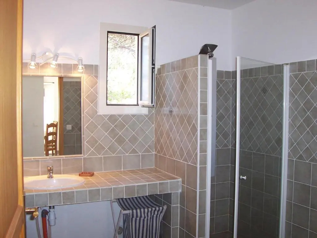 2 Bedrooms Villa