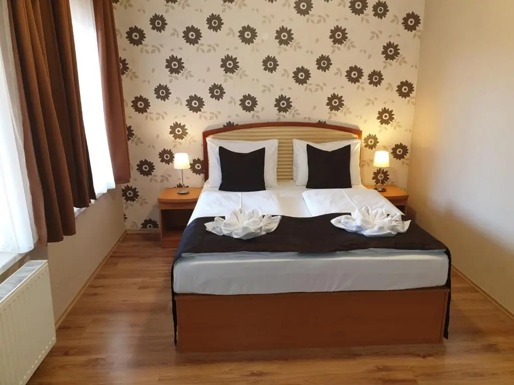 Superior Double room (full double bed)