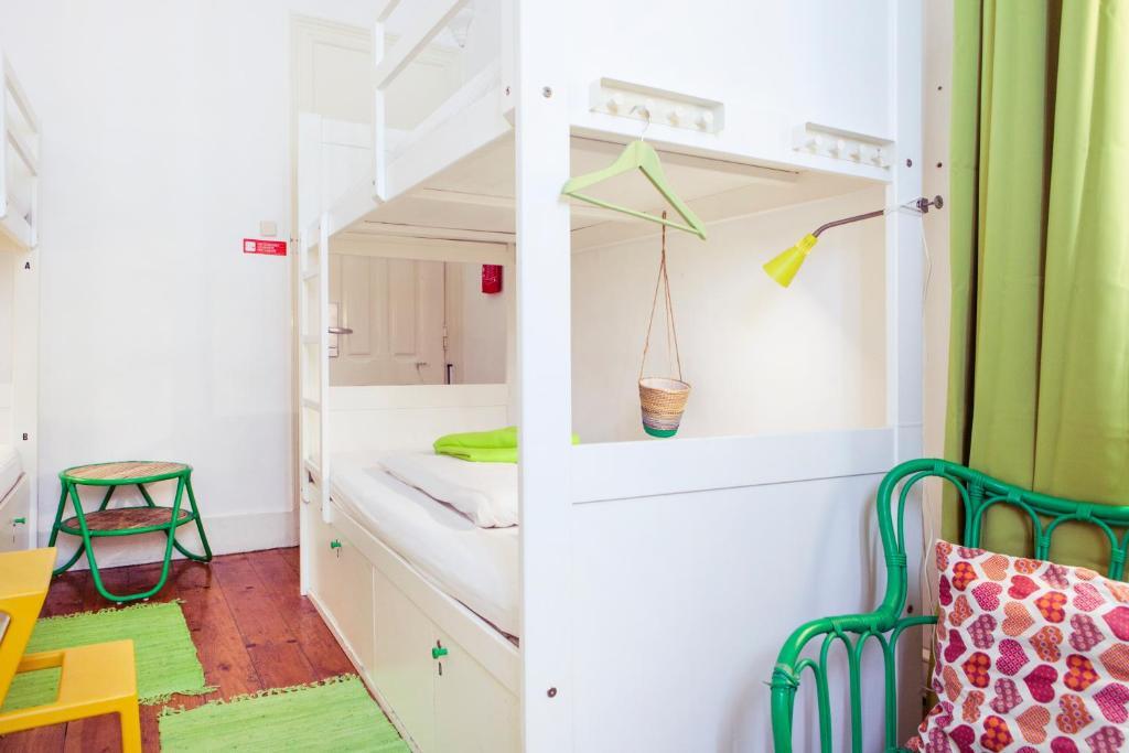 Четырёхместный номер Standard в Lisbon Chillout Hostel