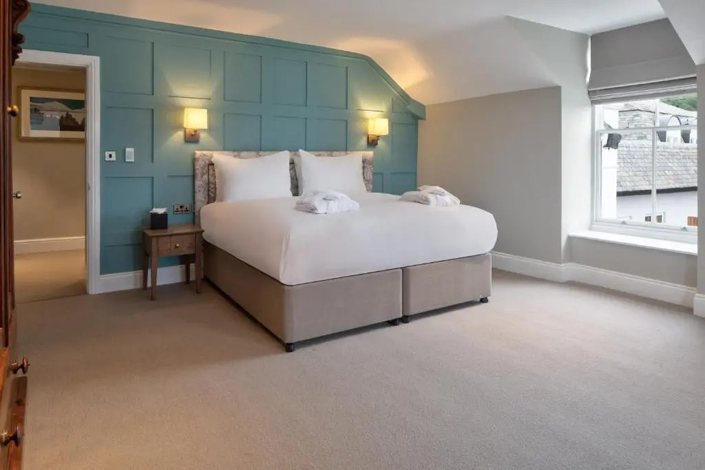Suite with lake view