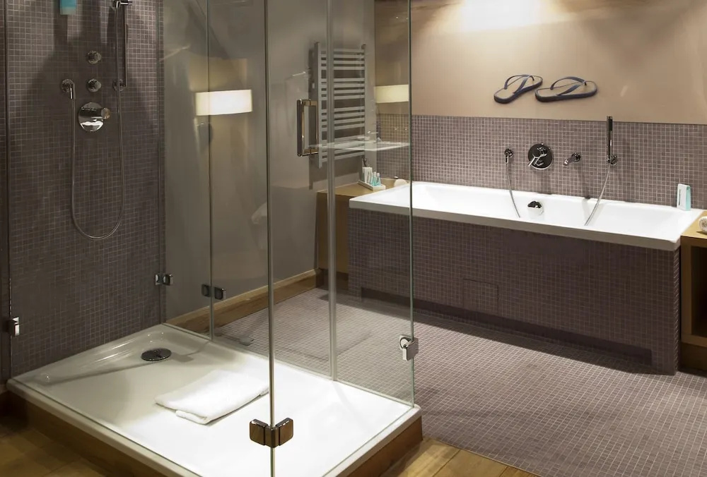 Double Suite with balcony and with sea view (full double bed)