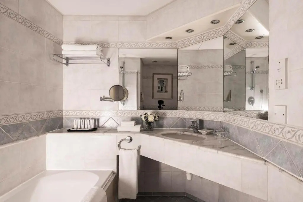 Corinthia St George's Bay - Chambres