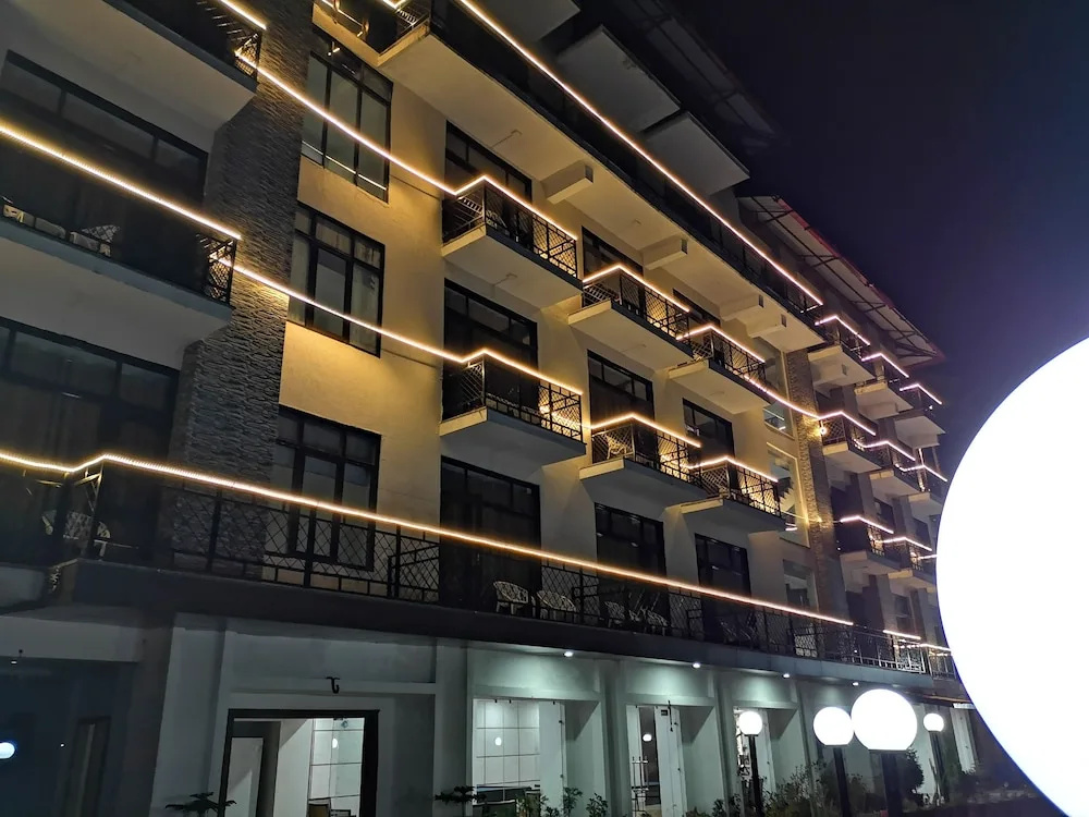 Dal Lake Resort