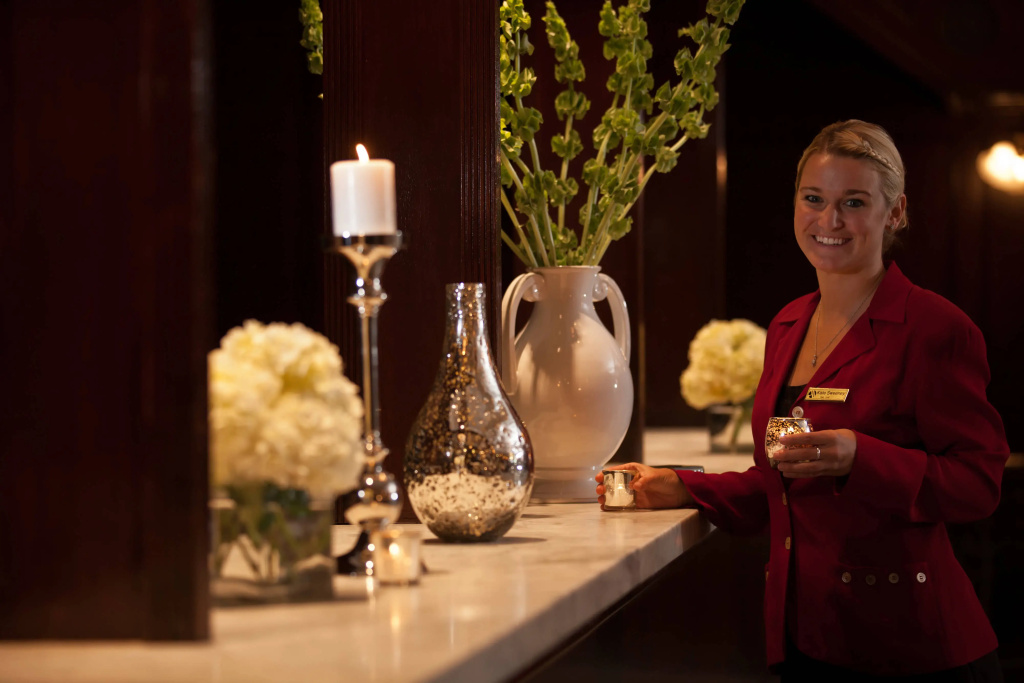 Lobby & Reception