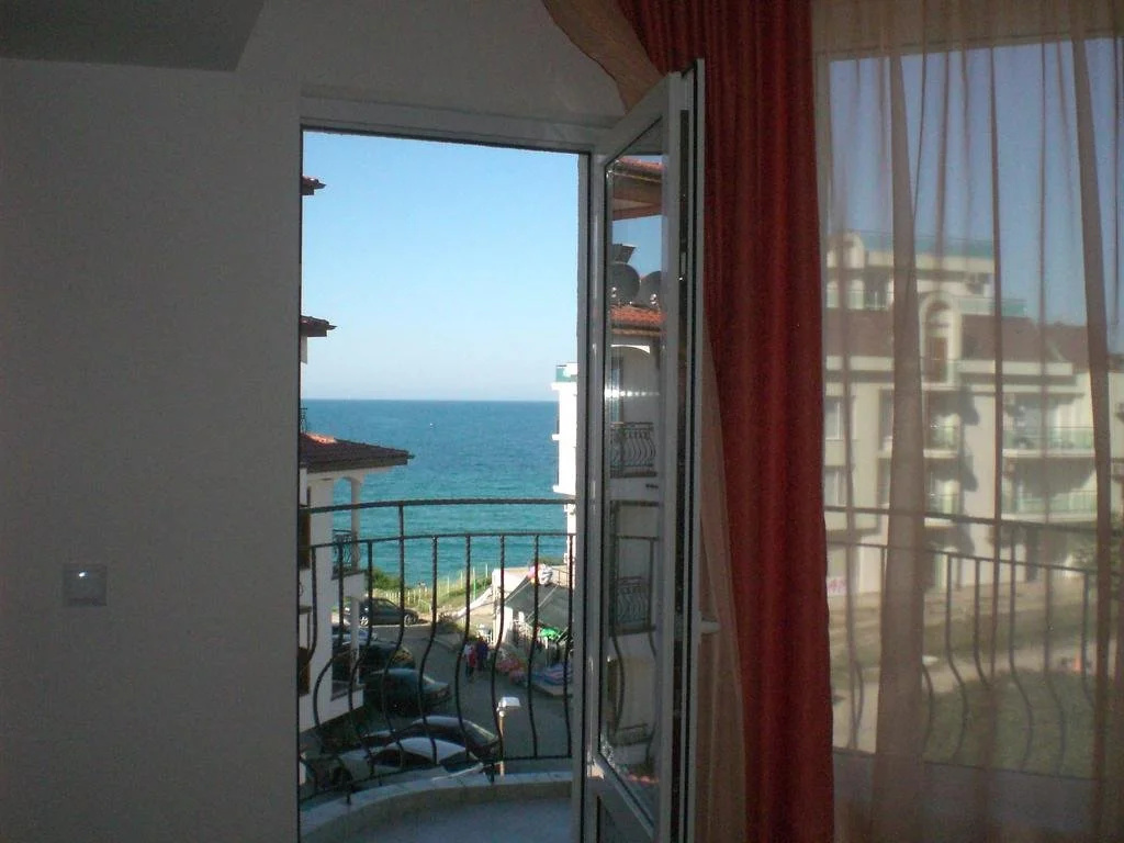 Balcony & Terrace