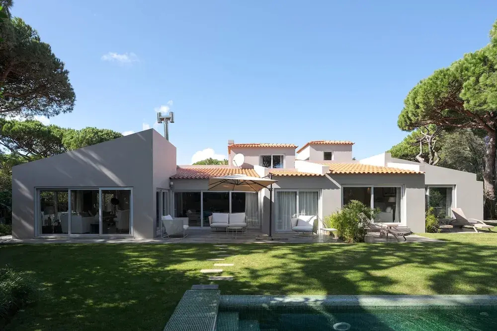 Light Villa by Cadenzalux